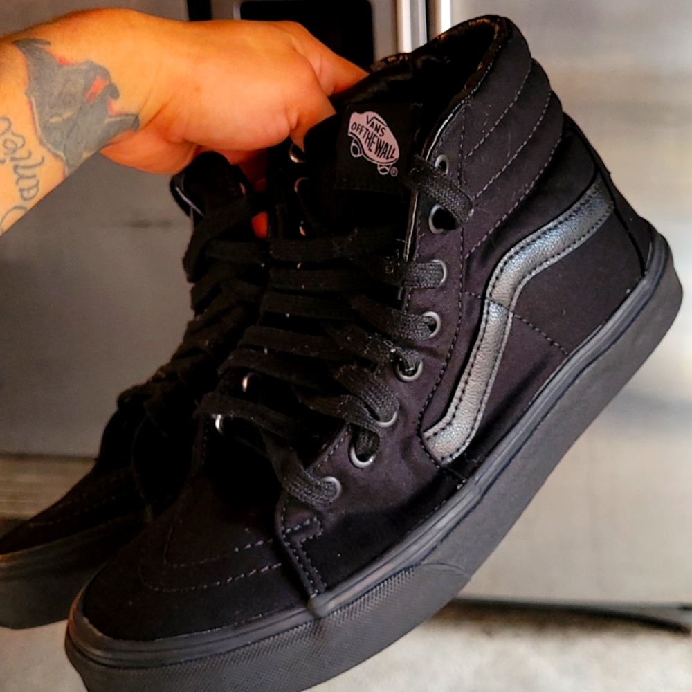 vans high tops all black